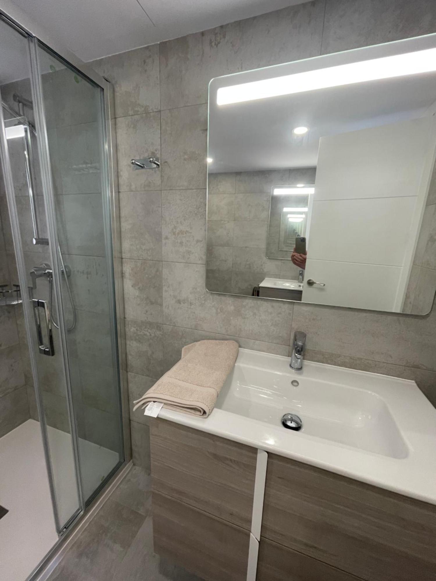 Medi Playa Primera Linea Con Piscina Calp Chambre photo